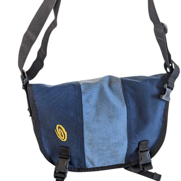 Timbuk2 2-toned Blue Messenger back with adjustable shoulder strap